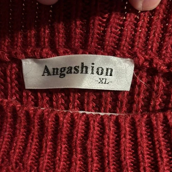 Cozy Pink & Red Crew Neck Sweaters with Cable Knit Sleeves - Picture 4 of 4